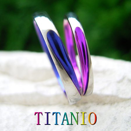 TITANIO ふたつあわせてひとつのハートになるチタングラデーションの結婚指輪